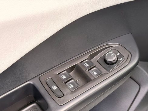 Used 2025 Volkswagen Taos S FWD image 17