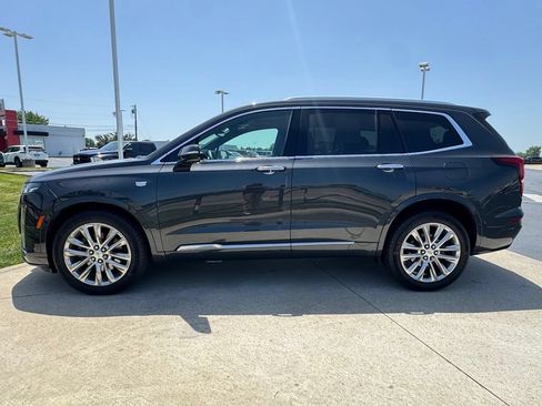 Used 2023 Cadillac XT6 Premium Luxury w/ Technology Package AWD/4WD image 4