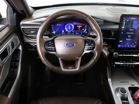 Used 2023 Ford Explorer King Ranch w/ Technology Package image 6