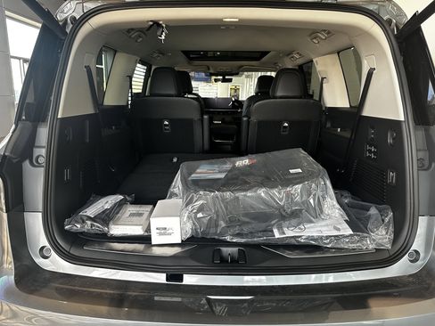 New 2026 INFINITI QX80 Luxe w/ Cargo Package image 10