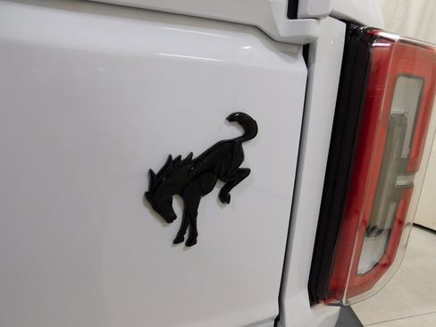 New 2025 Ford Bronco Outer Banks w/ Black Appearance Package image 14