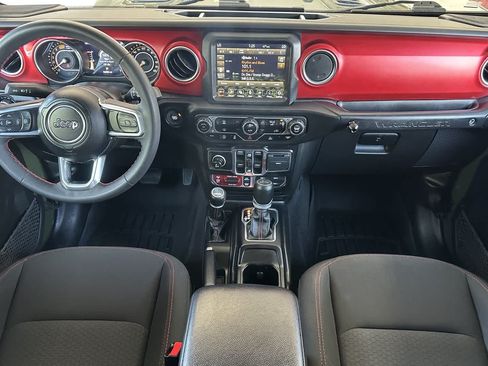 Used 2023 Jeep Wrangler Unlimited Rubicon AWD/4WD image 3