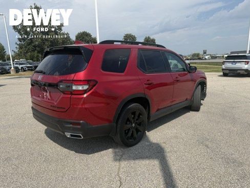 Used 2025 Honda Pilot Black Edition image 8