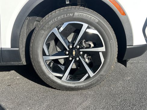 New 2026 Chevrolet Equinox EV LT AWD/4WD image 36