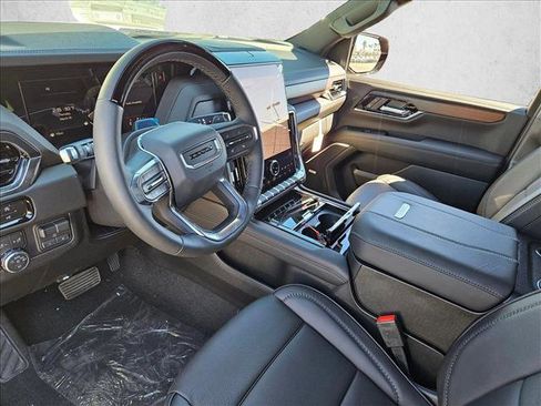 New 2026 GMC Yukon XL Denali w/ Denali Reserve Package RWD image 3