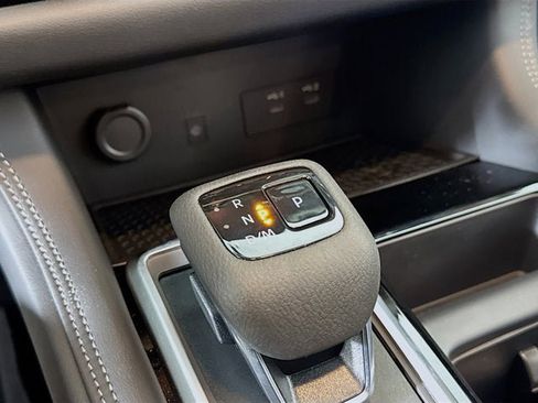 New 2026 Nissan Pathfinder Platinum image 14