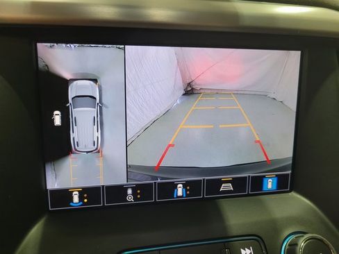 Used 2022 GMC Acadia SLT w/ GMC Pro Grade Package image 13