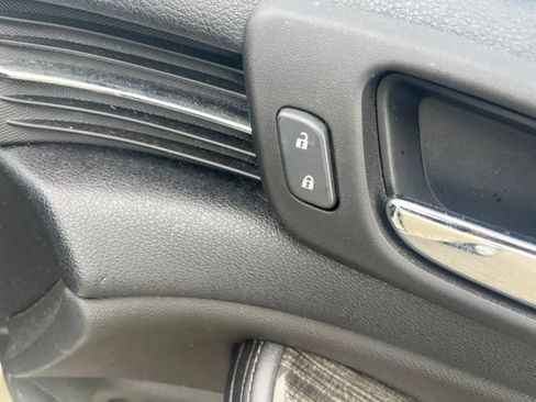 Used 2014 Chevrolet Malibu LT w/ Power Convenience Package FWD image 40