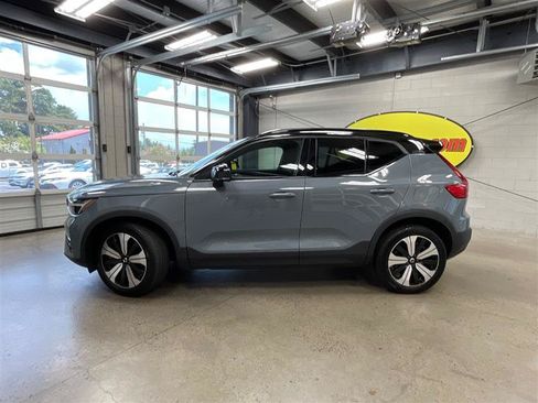 Used 2023 Volvo XC40 Recharge Plus AWD/4WD image 2