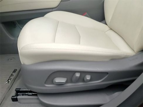 Certified 2022 Cadillac XT5 Premium Luxury image 14