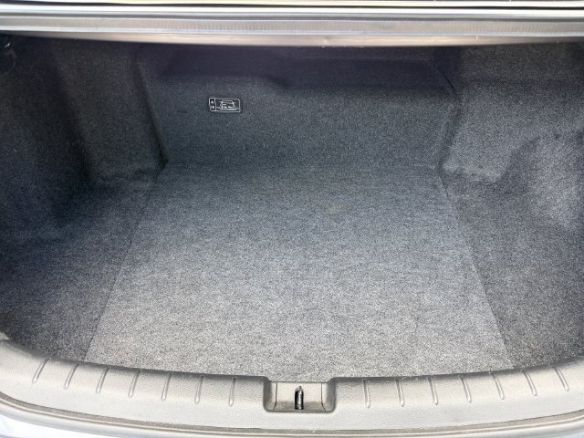 Used 2017 Honda Accord EX-L image 18
