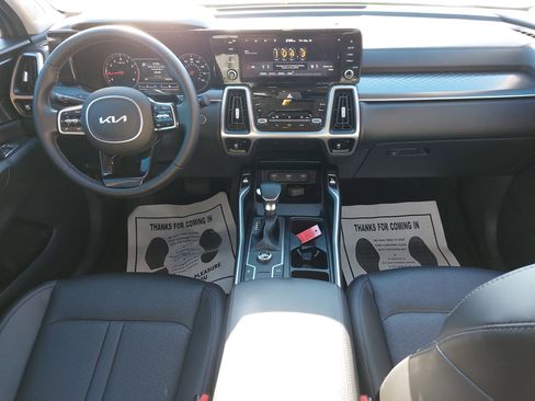 Used 2022 Kia Sorento S w/ Panoramic Sunroof Package image 9