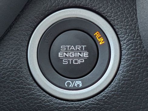 Used 2025 RAM 3500 Laramie image 38