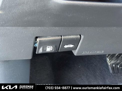 Used 2019 Nissan Kicks SR w/ Exterior Package image 16