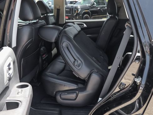 Used 2019 Nissan Pathfinder SL FWD image 44