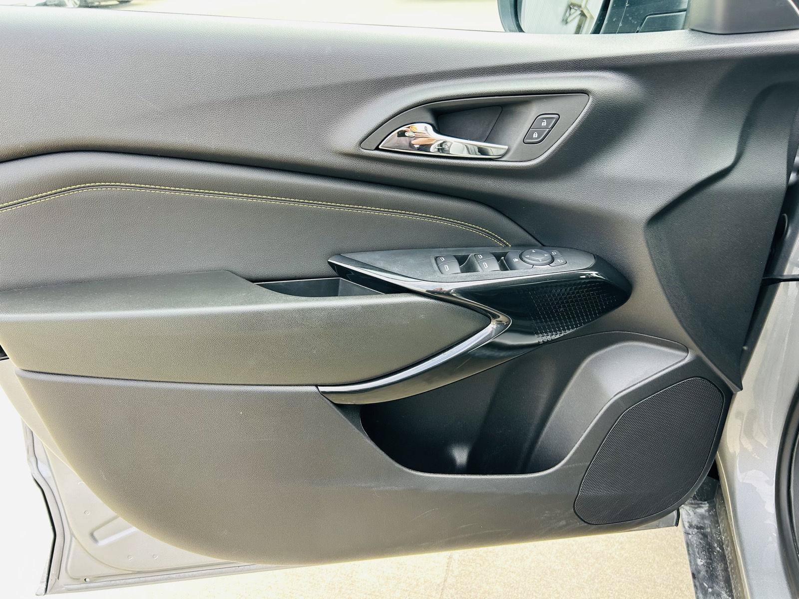 Used 2026 Chevrolet Trax LT FWD image 8