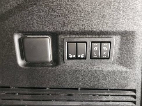 Used 2021 Chevrolet Tahoe High Country w/ Premium Package AWD/4WD image 36