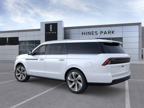 New 2026 Lincoln Navigator L Black Label AWD/4WD image 4