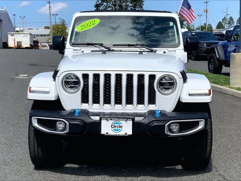 Used 2022 Jeep Wrangler Unlimited Sahara w/ Cold Weather Group AWD/4WD image 3