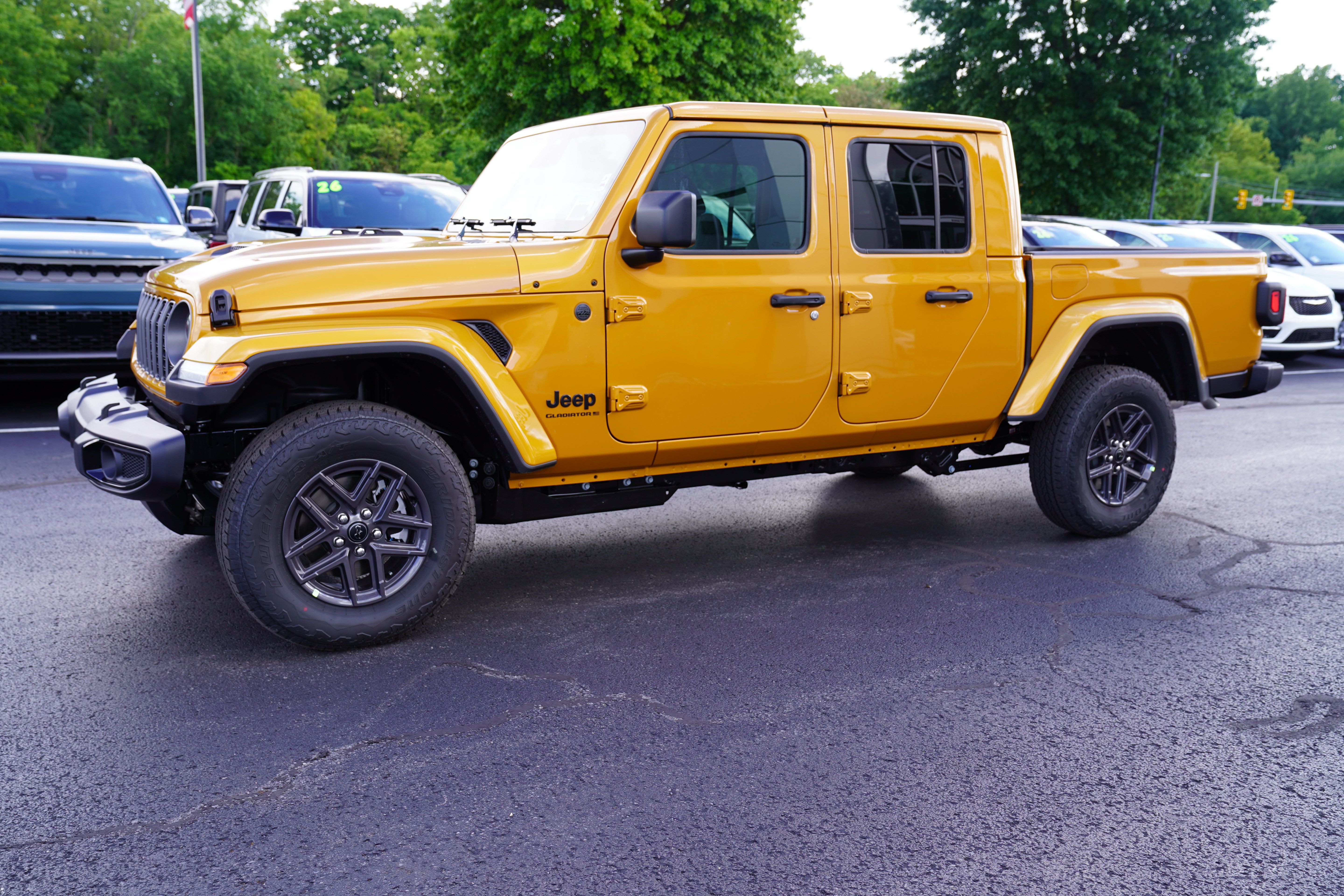 New 2026 Jeep Gladiator Sport AWD/4WD image 9
