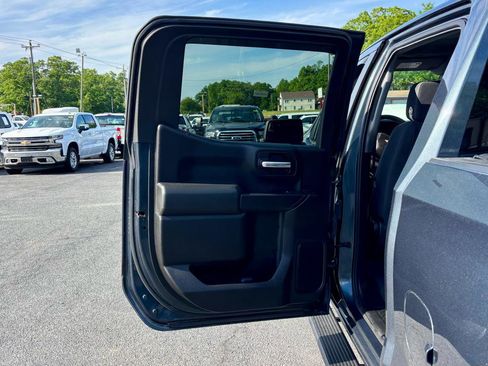 Used 2019 Chevrolet Silverado 1500 Custom w/ Custom Value Package AWD/4WD image 15