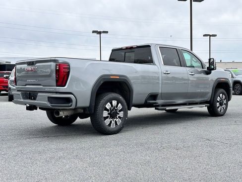 New 2026 GMC Sierra 3500 Denali w/ Denali Reserve Package AWD/4WD image 9