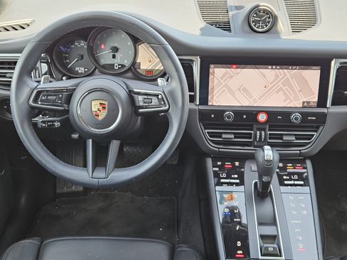 Certified 2024 Porsche Macan S AWD/4WD image 25