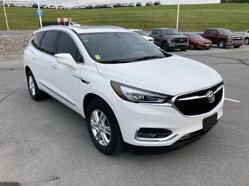 Used 2018 Buick Enclave Essence AWD/4WD image 1