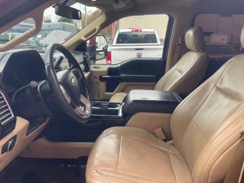 Used 2017 Ford F250 Lariat w/ Lariat Value Package image 17