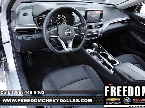 Used 2024 Nissan Altima 2.5 SV FWD image 6