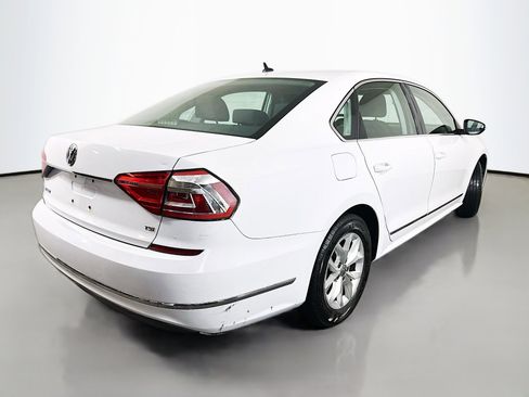 Used 2016 Volkswagen Passat 1.8T S image 7