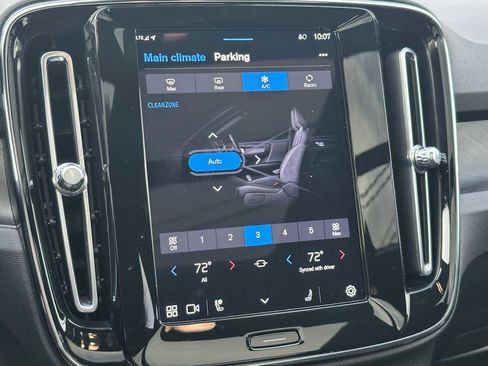 Certified 2023 Volvo XC40 Recharge Ultimate w/ Protection Package Premier image 27