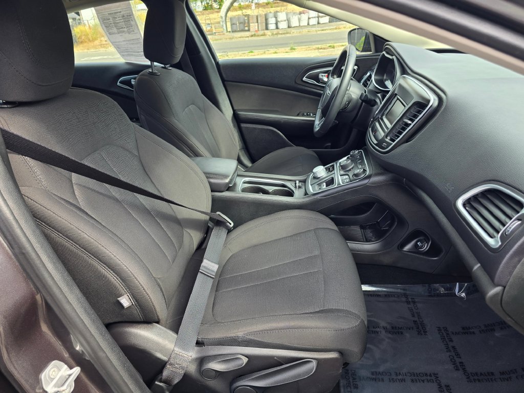 Used 2015 Chrysler 200 Limited w/ Convenience Group FWD image 18