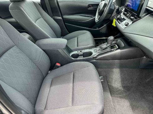 Used 2025 Toyota Corolla LE FWD image 21