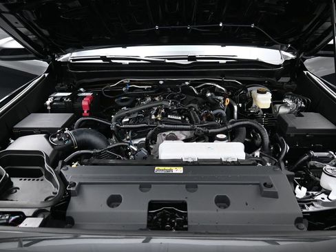 Certified 2025 Toyota Tacoma SR5 image 34