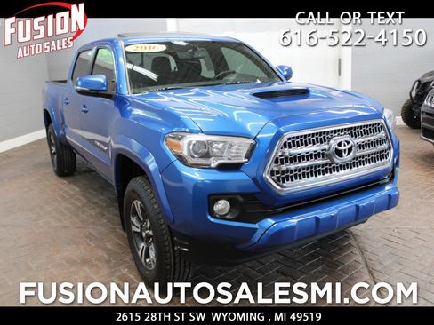 Used 2016 Toyota Tacoma SR5 AWD/4WD image 1