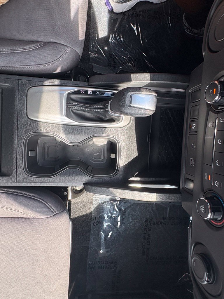 Used 2024 Nissan Frontier SV w/ Technology Package RWD image 32