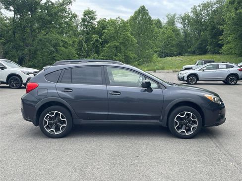 Used 2014 Subaru Crosstrek 2.0i Limited AWD/4WD image 3