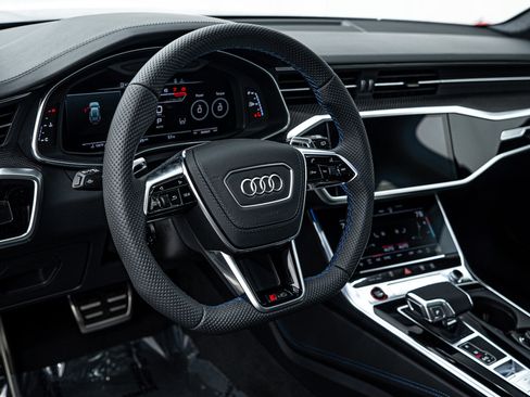 New 2025 Audi RS 6 performance image 9
