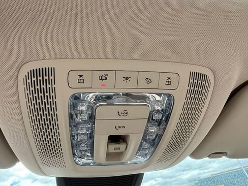 Used 2022 Mercedes-Benz GLS 450 4MATIC image 24