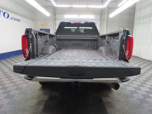 Used 2022 GMC Sierra 3500 SLT w/ X31 Off-Road Package image 32