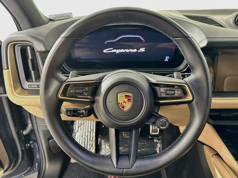 Certified 2024 Porsche Cayenne S AWD/4WD image 15