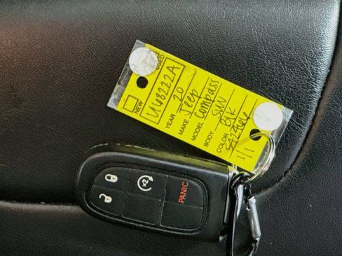 Used 2020 Jeep Cherokee Latitude Plus w/ Cold Weather Group FWD image 37