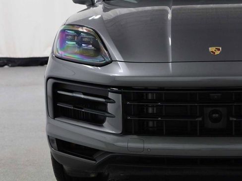Certified 2025 Porsche Cayenne image 15