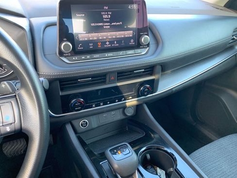 Used 2023 Nissan Rogue SV image 18