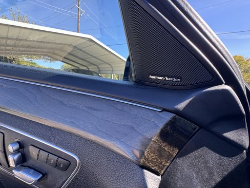 Used 2015 Mercedes-Benz E 400 Sedan image 17