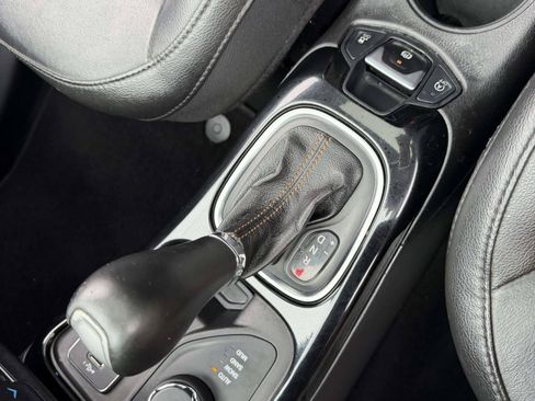 Used 2019 Jeep Compass Limited AWD/4WD image 20