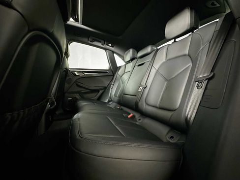 Used 2025 Porsche Macan image 20
