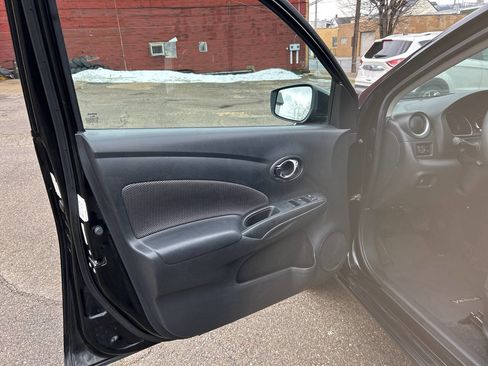 Used 2017 Nissan Versa SV image 15