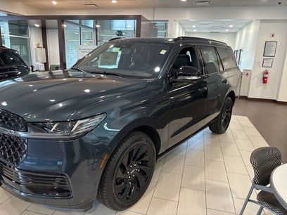 New 2025 Lincoln Navigator Reserve w/ Jet Appearance Package